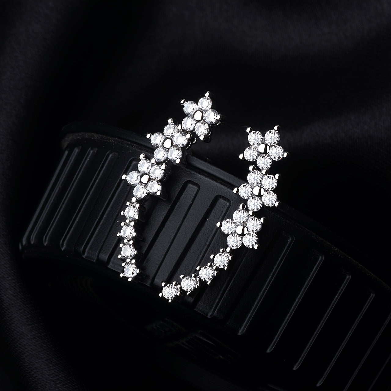 Pendientes con motivos florales atemporales