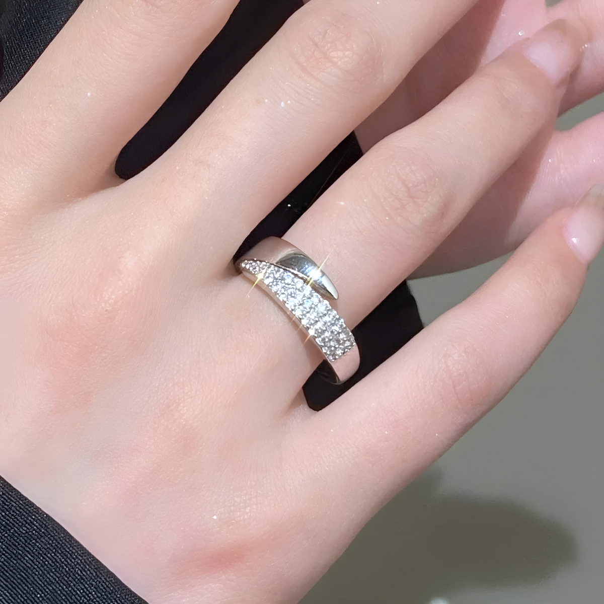 Melani | Un anillo elegante que ofrece una comodidad femenina atemporal
